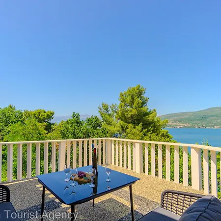 Robi And Kristina Extra Roof Terrace For