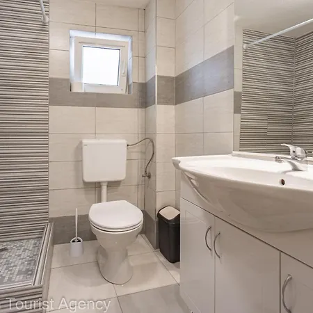 Robi And Kristina Extra Roof Terrace For