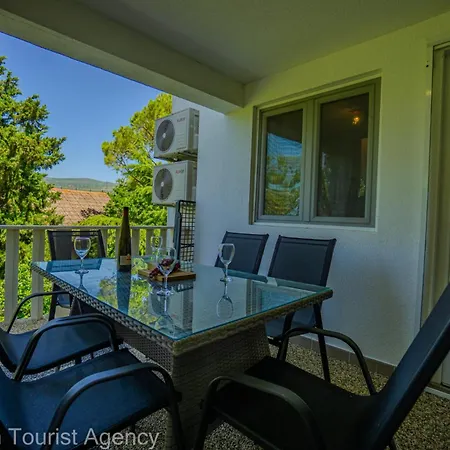 Apartamento Robi And Kristina Extra Roof Terrace For Donji Karin