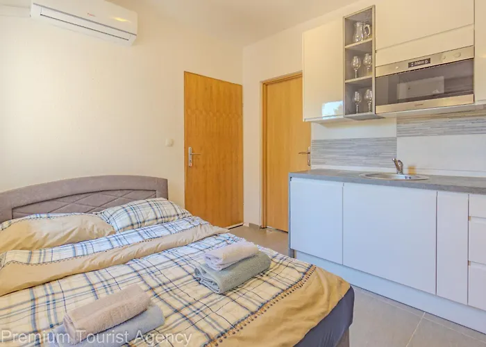 Robi And Kristina Extra Roof Terrace For